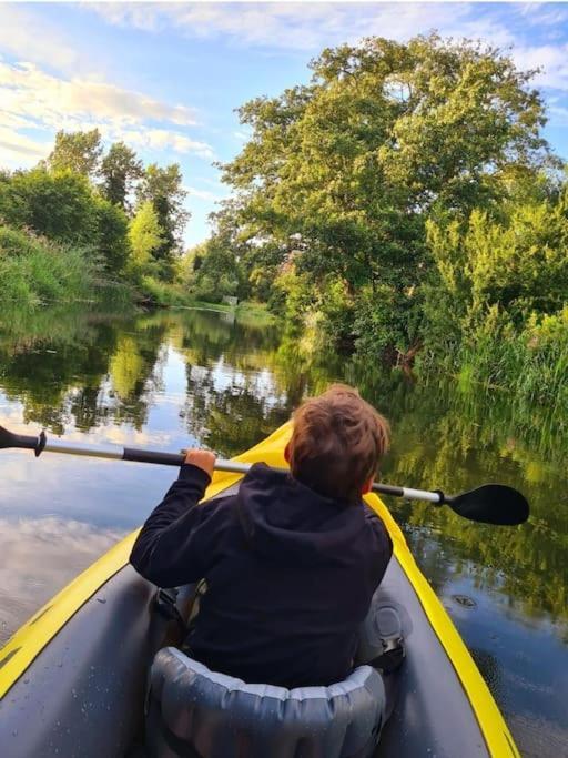 Large 4 Bedroom House On The River Wensum Sleeps 13 노리치 외부 사진