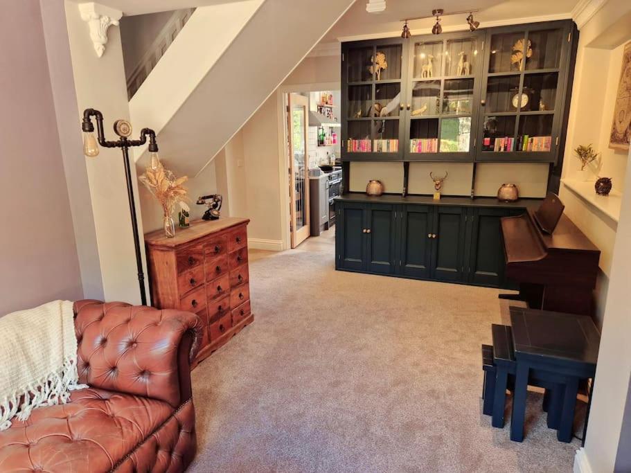Large 4 Bedroom House On The River Wensum Sleeps 13 노리치 외부 사진