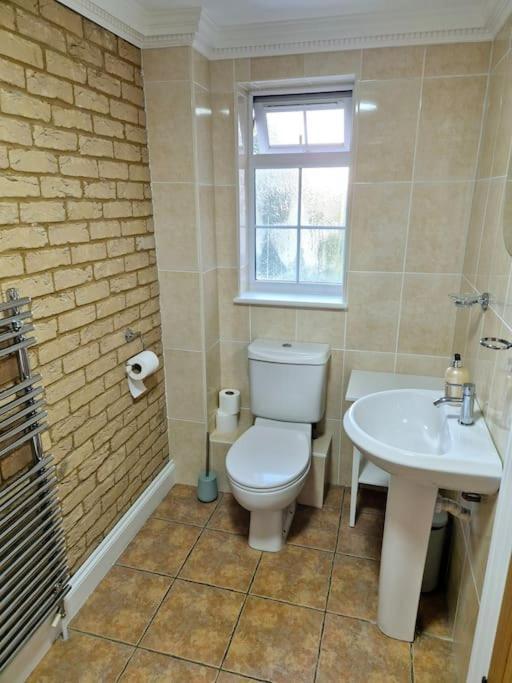 Large 4 Bedroom House On The River Wensum Sleeps 13 노리치 외부 사진