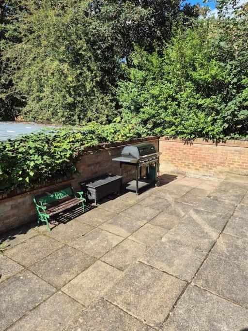 Large 4 Bedroom House On The River Wensum Sleeps 13 노리치 외부 사진