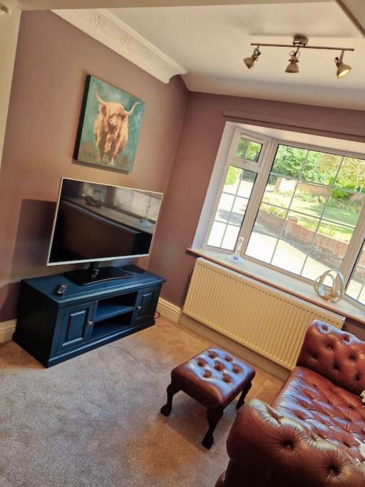 Large 4 Bedroom House On The River Wensum Sleeps 13 노리치 외부 사진