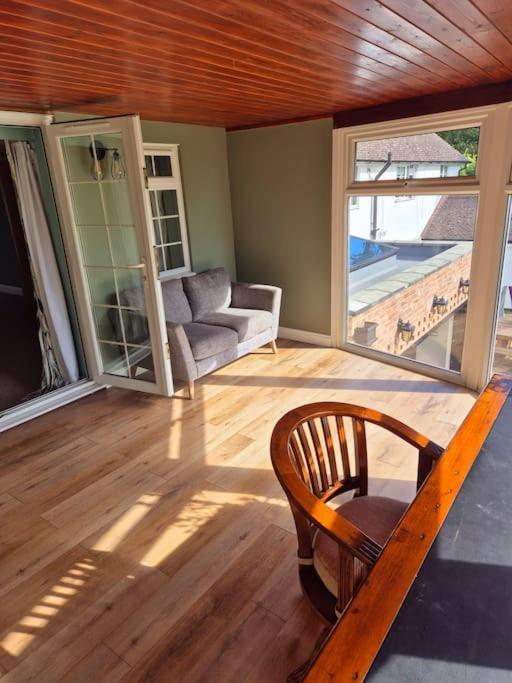 Large 4 Bedroom House On The River Wensum Sleeps 13 노리치 외부 사진