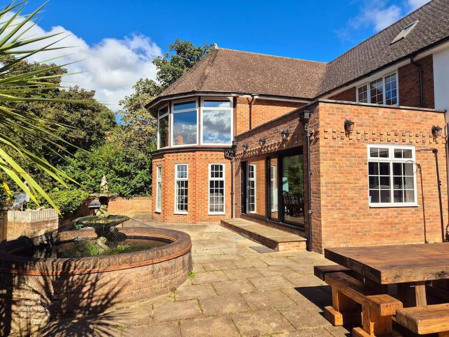 Large 4 Bedroom House On The River Wensum Sleeps 13 노리치 외부 사진
